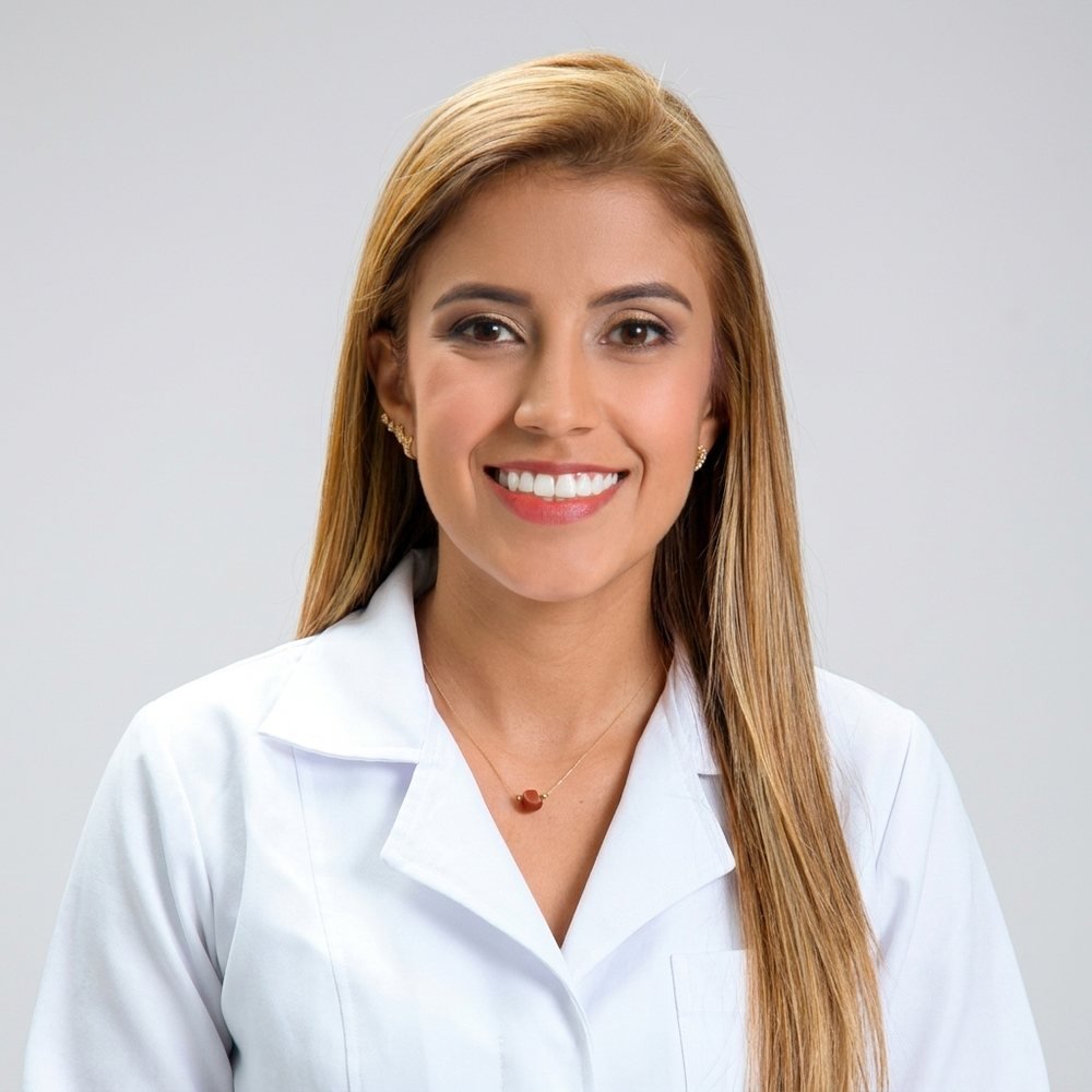 María Camila Páez, odontóloga general y estética en Oralmaax